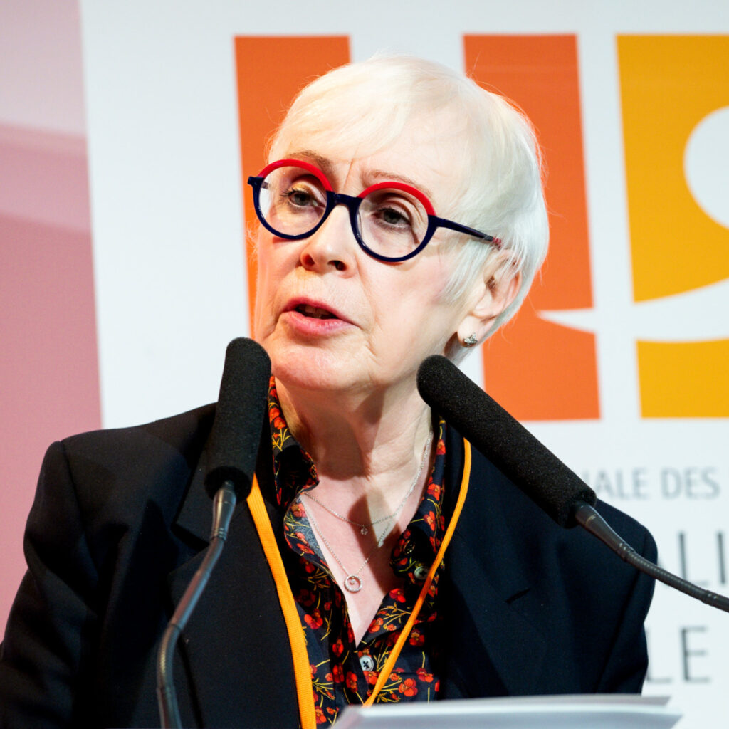 Portrait d'Élisabeth HUBERT, Présidente de la Fédération Nationale des Établissements d'Hospitalisation à Domicile (Fnehad) et Ancienne ministre